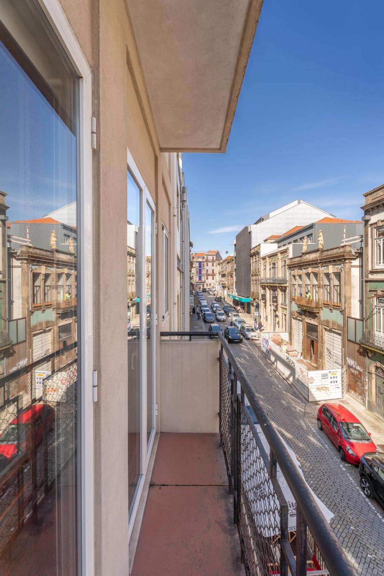 Host Wise - Colorful Bright Flat With Balcony Apartament Porto