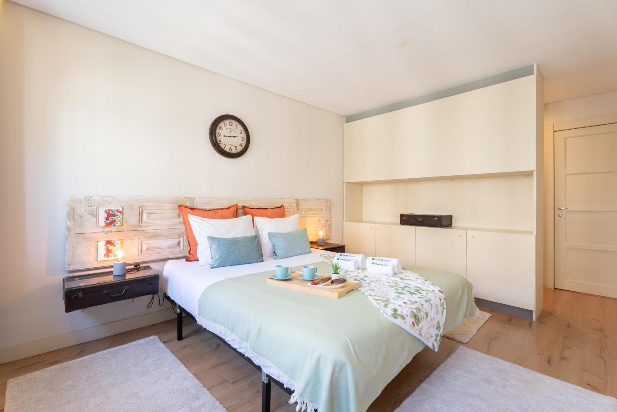 Apartament Host Wise - Colorful Bright Flat With Balcony