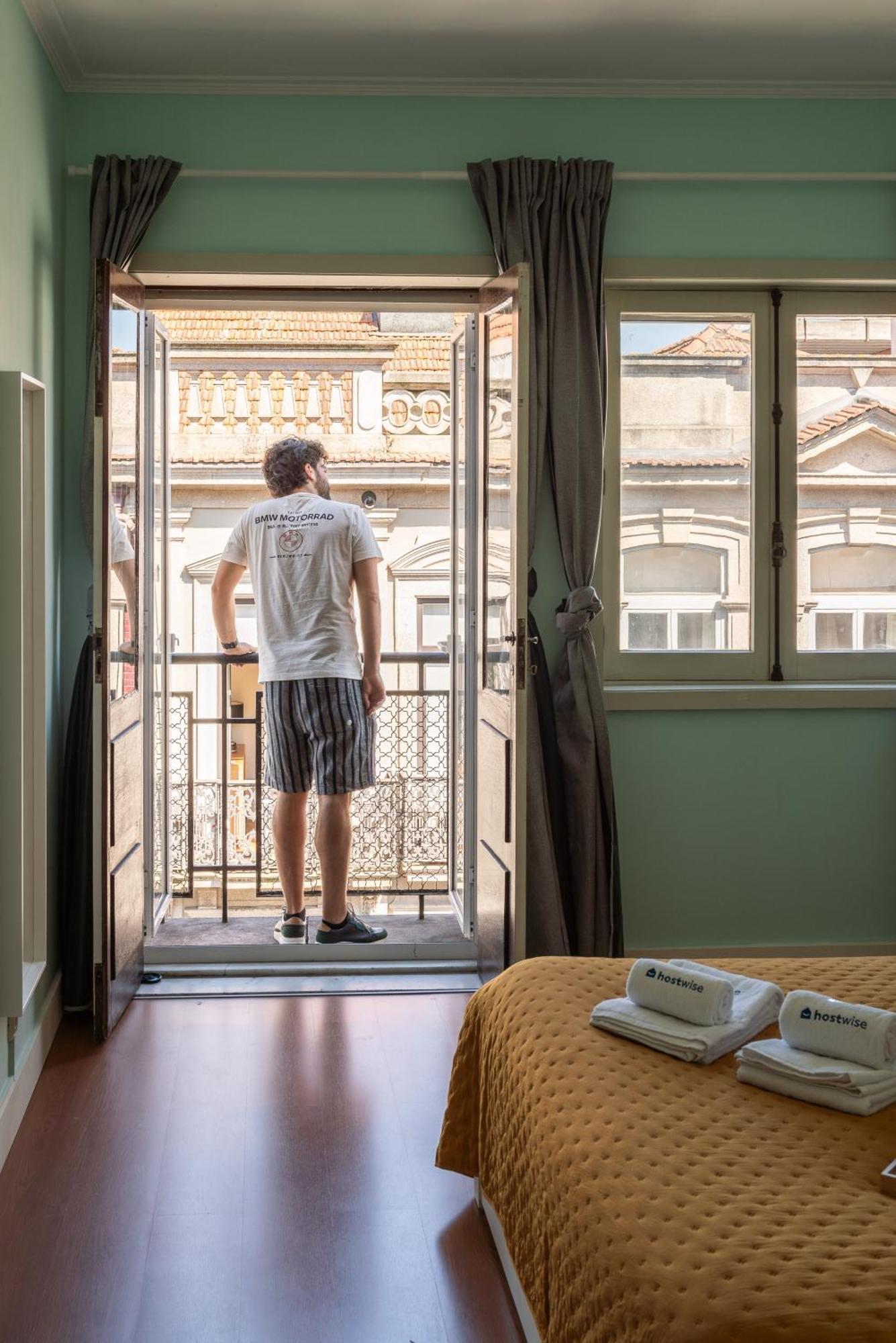Apartament Host Wise - Colorful Bright Flat With Balcony *