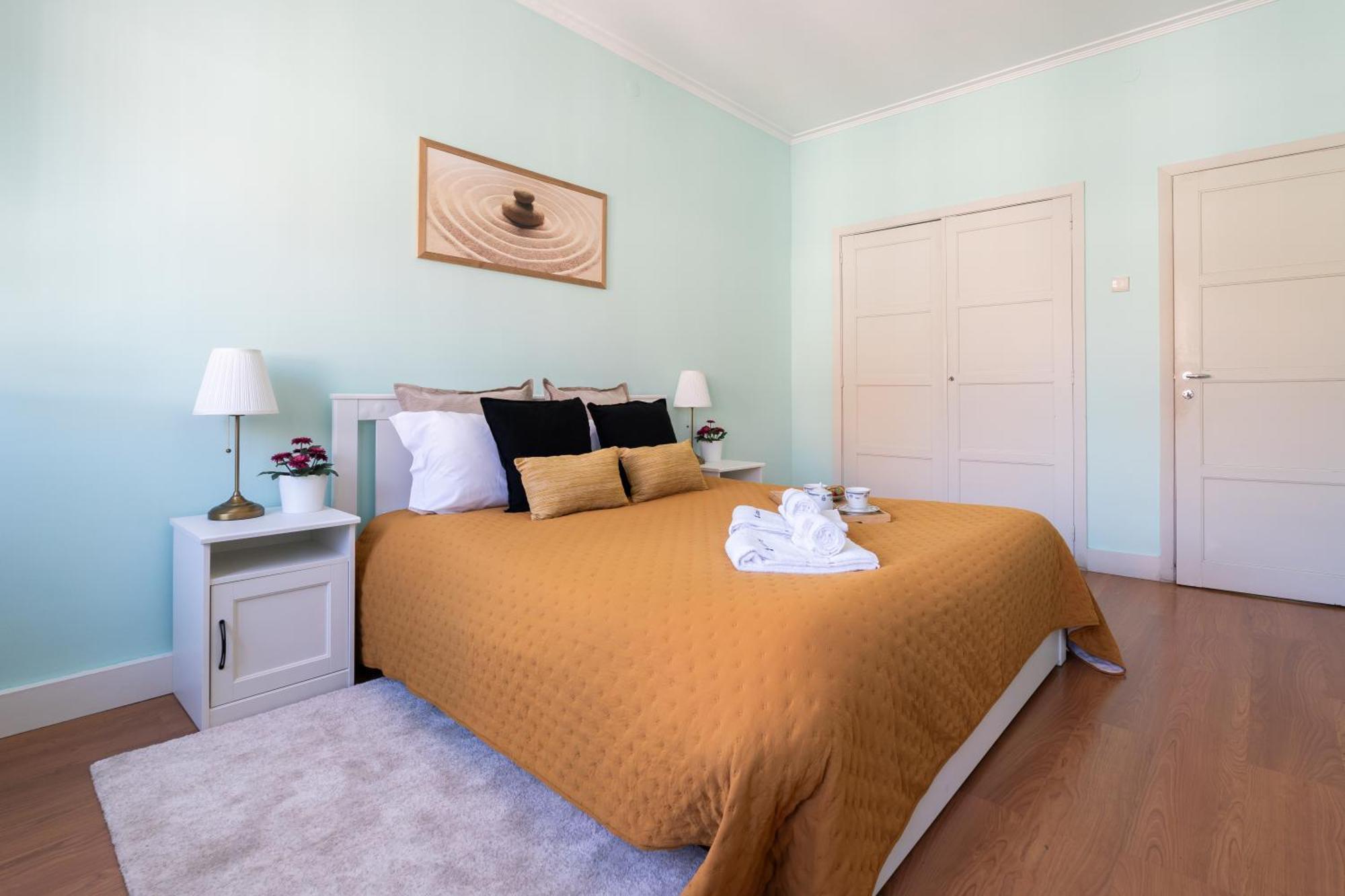 Apartament Host Wise - Colorful Bright Flat With Balcony Porto