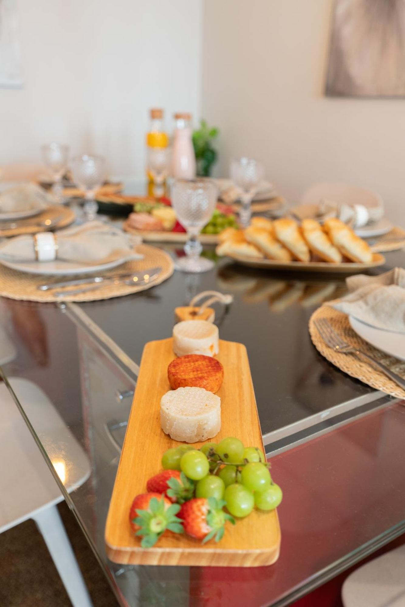 Host Wise - Colorful Bright Flat With Balcony * Oporto