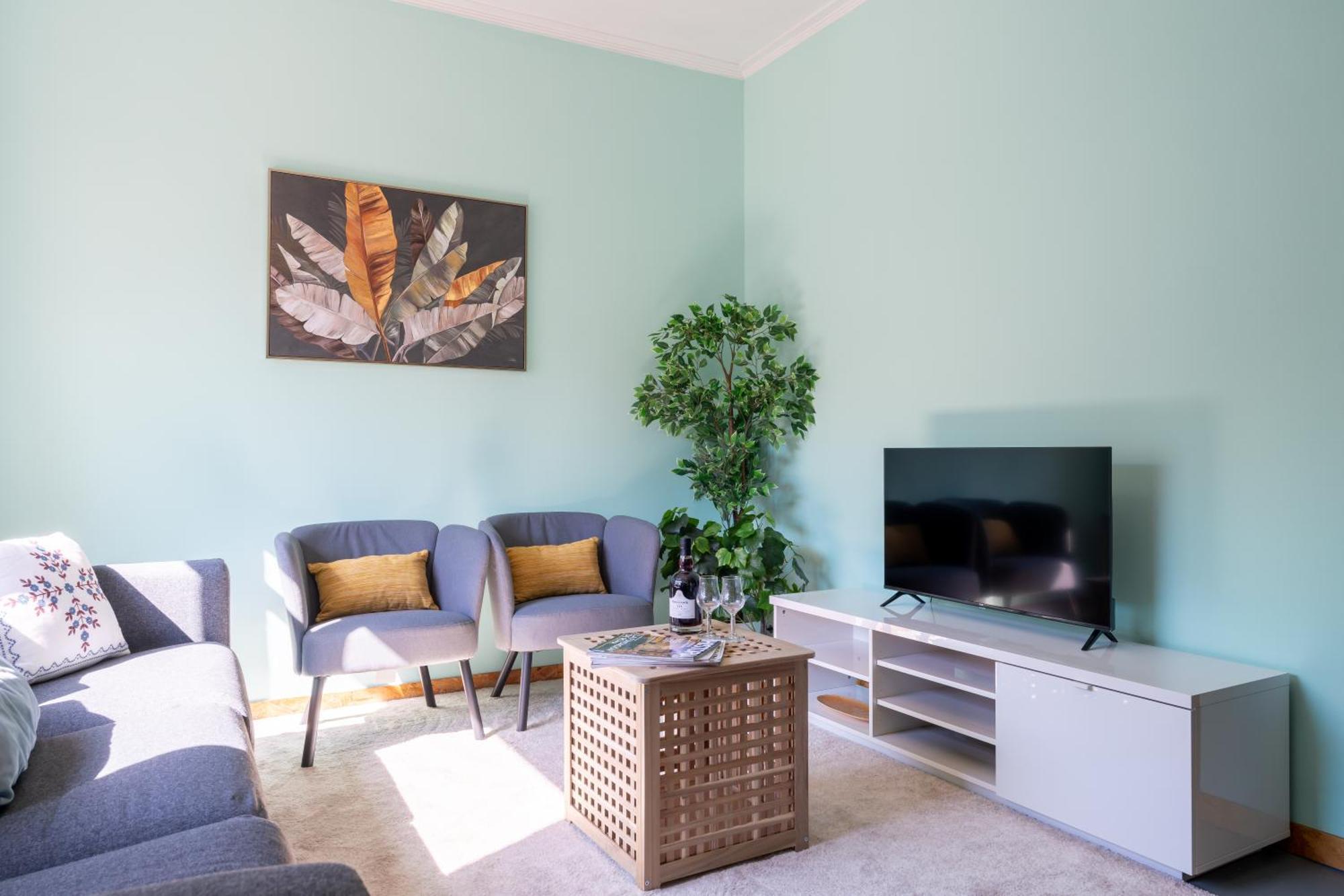 Host Wise - Colorful Bright Flat With Balcony Oporto