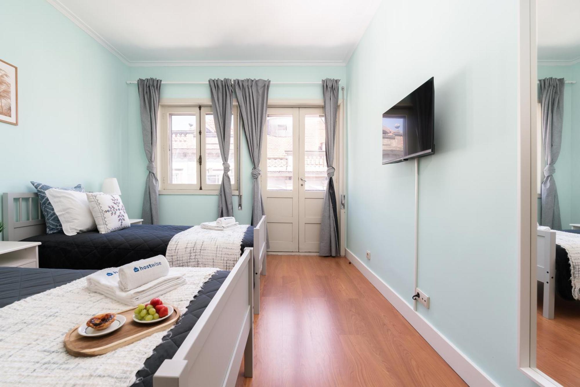 Apartment Host Wise - Colorful Bright Flat With Balcony *