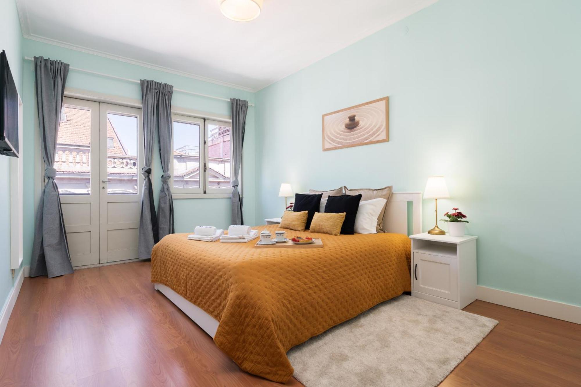Host Wise - Colorful Bright Flat With Balcony *